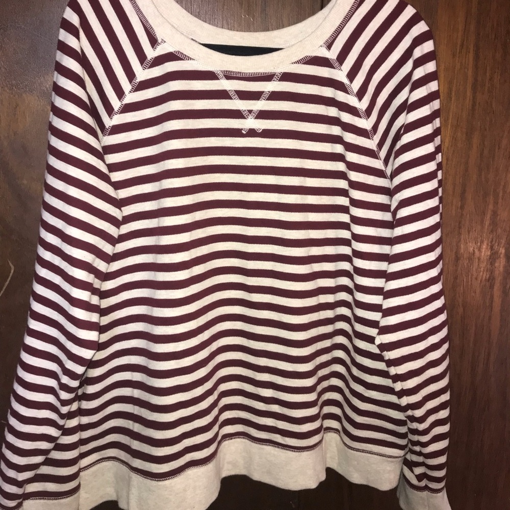 Old navy crew neck sweatshirt